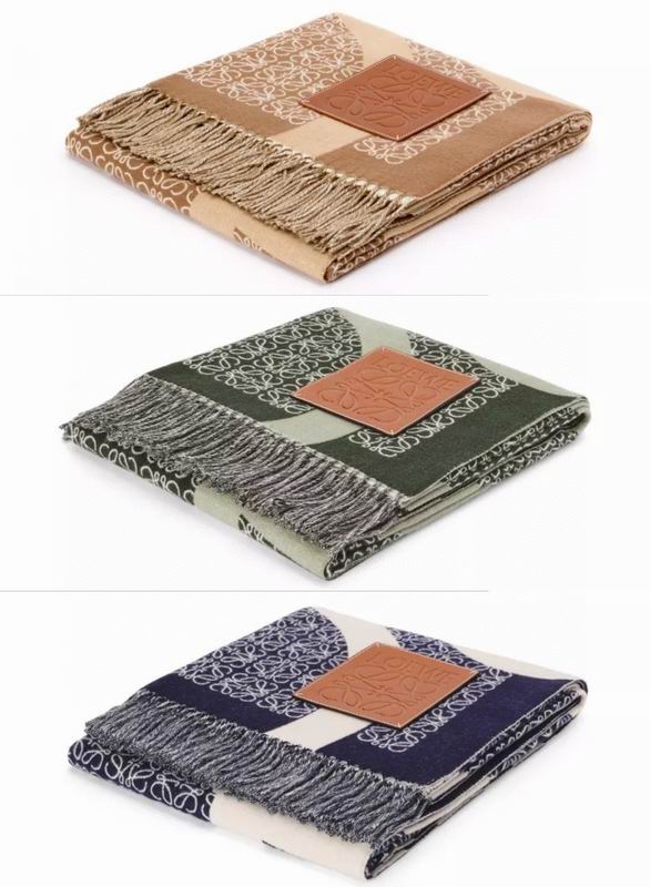 Loewe scarf 130X140cm 100%羊毛 E09